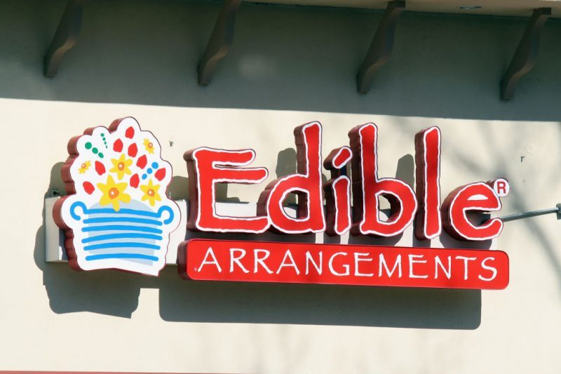 North Carolina: 2 police officers wounded and suspect killed during child custody exchange