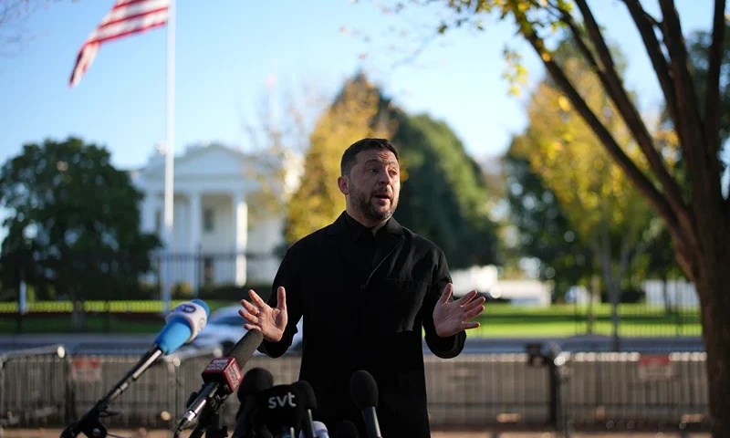 WASHINGTON, DC - OCTOBER 17: Ukrainian President Volodymyr Zelensky speaks during a news conference in Lafayette Park outside the White House on October 17, 2025, in Washington, DC. Zelensky spoke with members of the media following a meeting with U.S. President Donald Trump on advancing a peace deal between Russia and Ukraine. (Photo by Andrew Harnik/Getty Images)