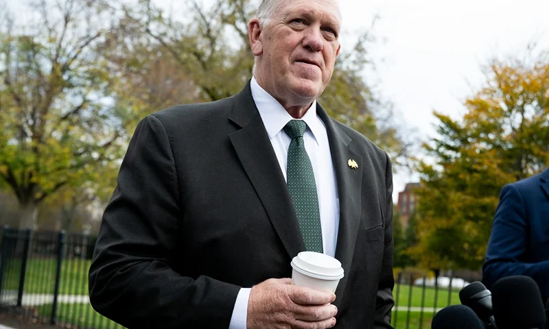 White House Border Czar Tom Homan speaks with the press outside of the West Wing of the White House in Washington, DC, November 14, 2025. (Photo by SAUL LOEB / AFP) (Photo by SAUL LOEB/AFP via Getty Images)