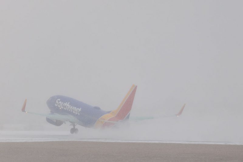 Massive storm sweeps across U.S., cancelling tens of thousands of flights