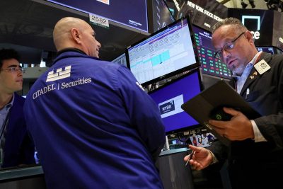 Traders work on the floor of the New York Stock Exchange (NYSE) in New York City, U.S., July 24, 2023. REUTERS/Brendan McDermid